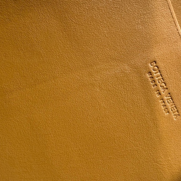 Bottega Veneta
Large Intrecciato Napa Pouch Clutch Bag - Picture 3 of 4